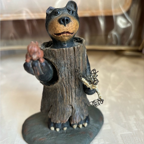 American chestnut folk art “petey master of disguise”  year 2000 bear figurine - Picture 2 of 9